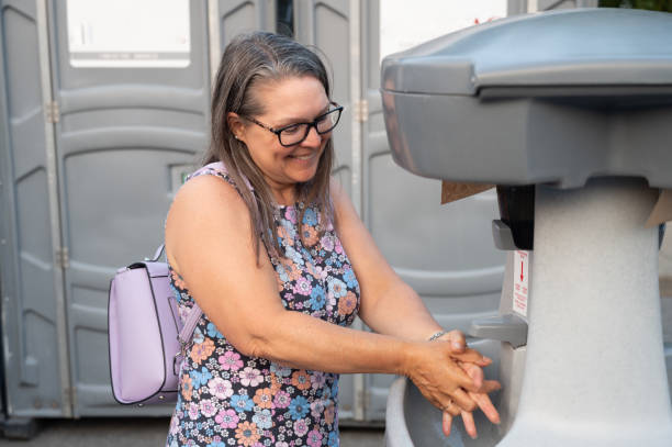 Best Portable bathroom rental  in Fresno, CA